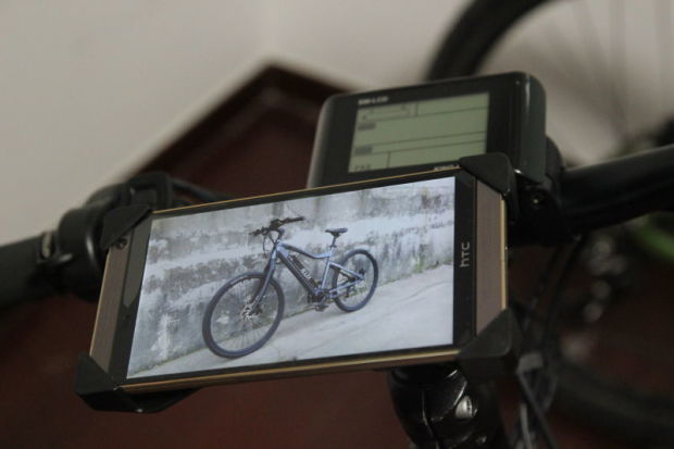 PICS: PHONE MOUNT